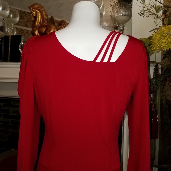 Elegant Red Strappy Shoulder Waterfall Maxi Dress - Picture 4 of 7